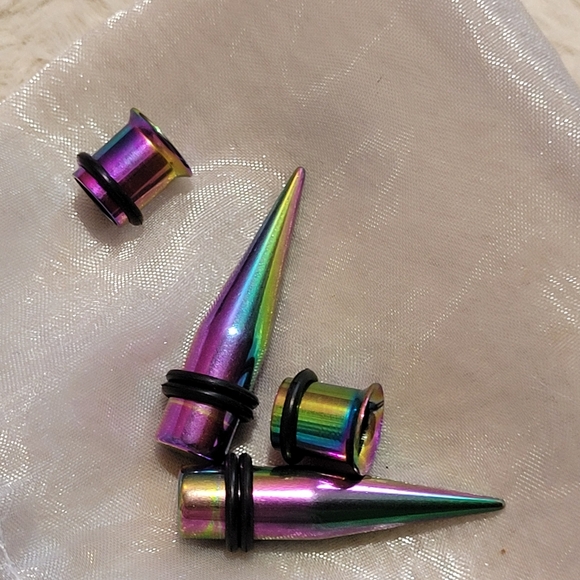 Size 0 Ear Piercing Plugs (Two Sets) - Picture 1 of 3